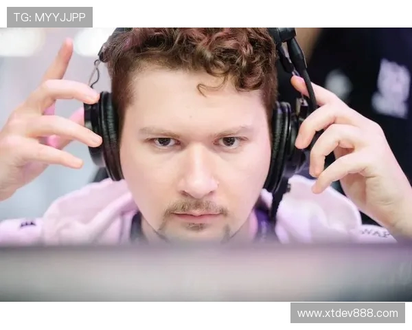 热议DOTA2FPX战队灵活性变革如何影响比赛策略与战术布局