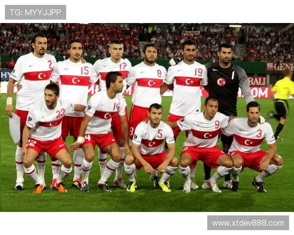 俄罗斯与土耳其在欧国联的激烈对决引发的战术分析与球员表现探讨