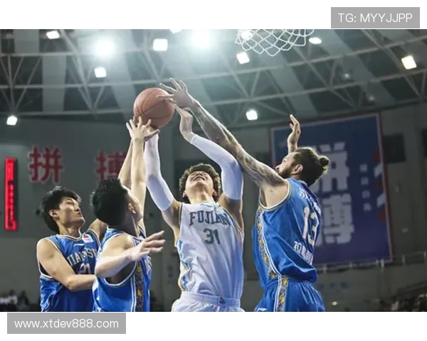 胡金秋的篮球之路:从青涩新星到CBA顶尖球员的成长历程 胡金秋的篮球之路:从青涩新星到CBA顶尖球员的成长历程