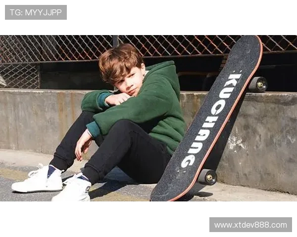 陈伟独家分享滑板心得与技巧助你提升滑板水平的全方位指南 陈伟独家分享滑板心得与技巧助你提升滑板水平的全方位指南